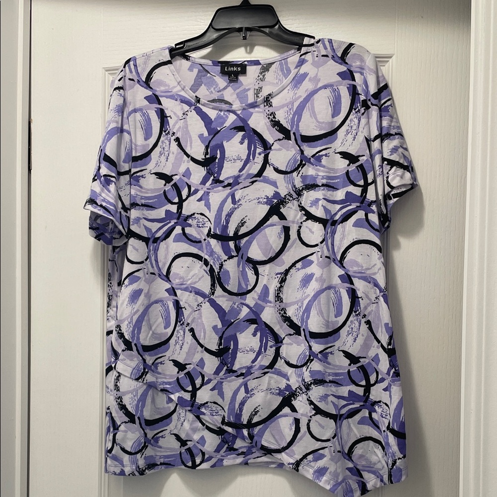 Link Lavender and Black Abstract Circle Short Sleeve Top